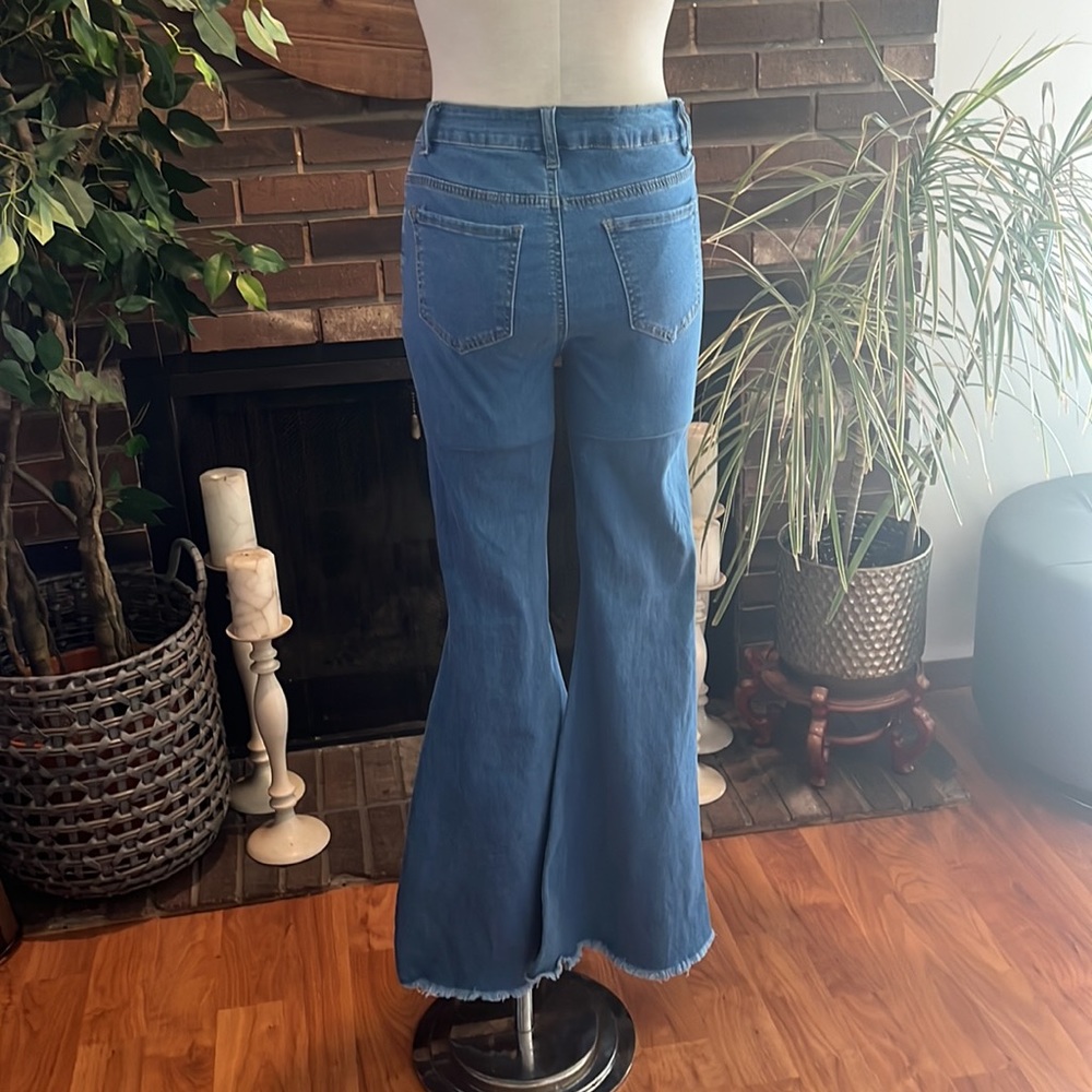 SHEIN Wide & Flare Leg Jeans!๐๐๐ - Picture 3 of 8